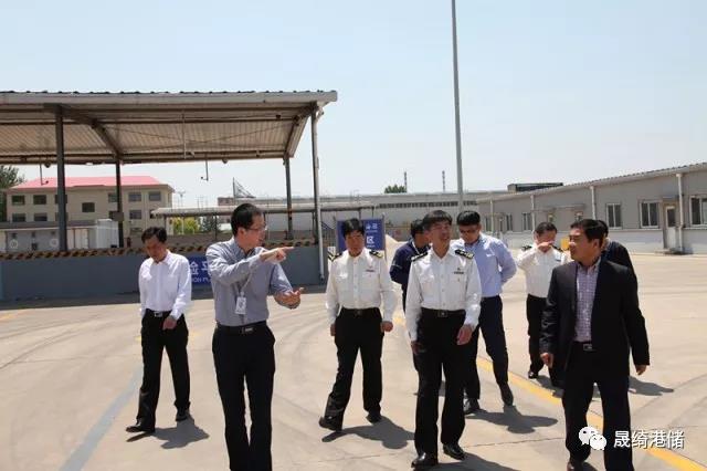 濰坊海關(guān)領(lǐng)導(dǎo)蒞臨晟綺港儲海關(guān)監(jiān)管場站檢查指導(dǎo)場站運(yùn)營工作